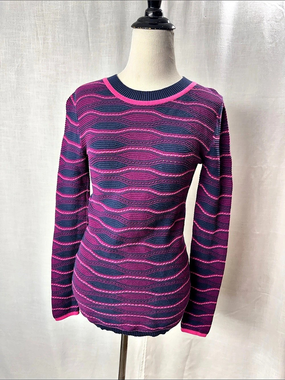 Pink Tartan Abstract Wave Knit Sweater in Navy & Pink XS
